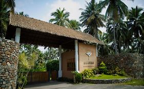 Maayaa Riverside Villa By Kpm Tripenta